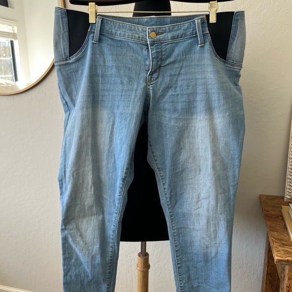 Maternity Crop Jeans - Picture 1 of 4